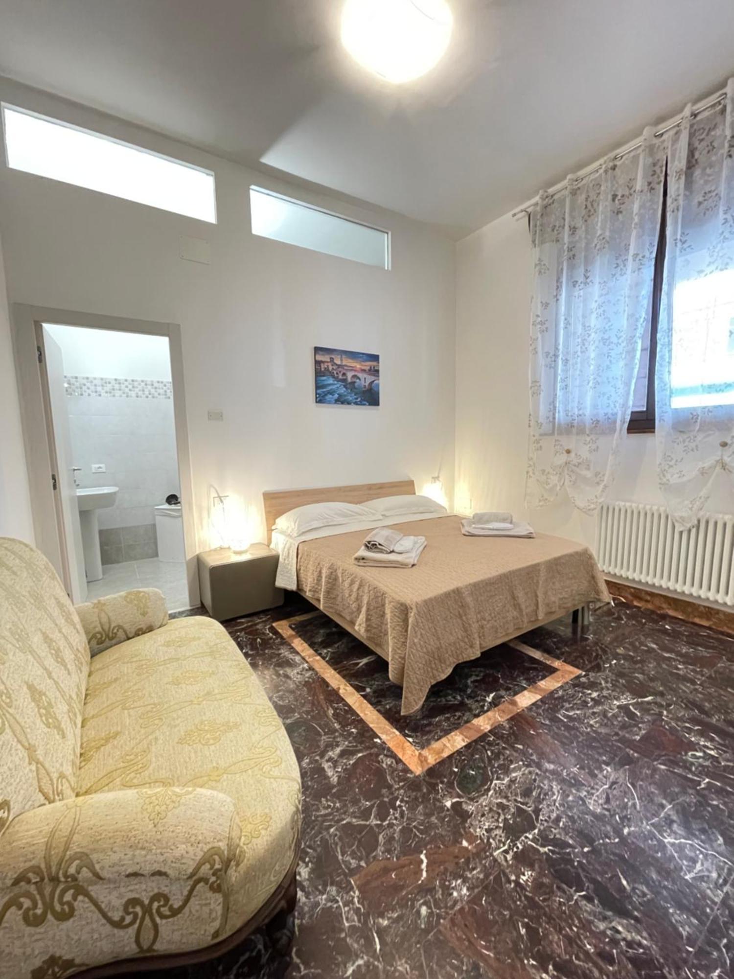 You & Me Garibaldi Home Verona Center Exterior photo